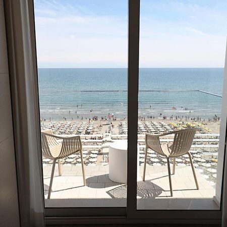 Hotel Daniel'S Fronte Mare Riccione Exterior photo