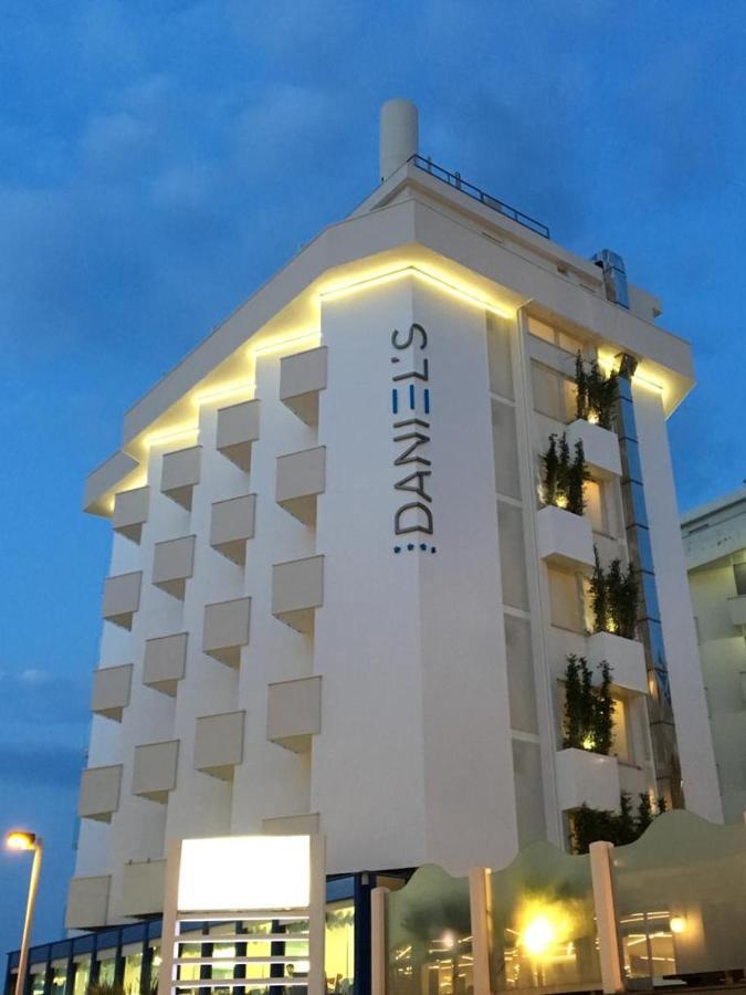 Hotel Daniel'S Fronte Mare Riccione Exterior photo