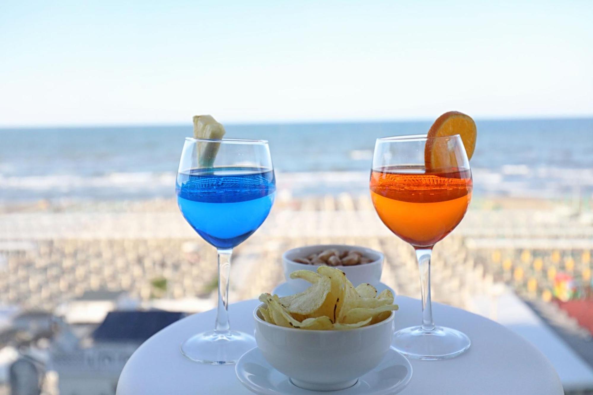 Hotel Daniel'S Fronte Mare Riccione Exterior photo