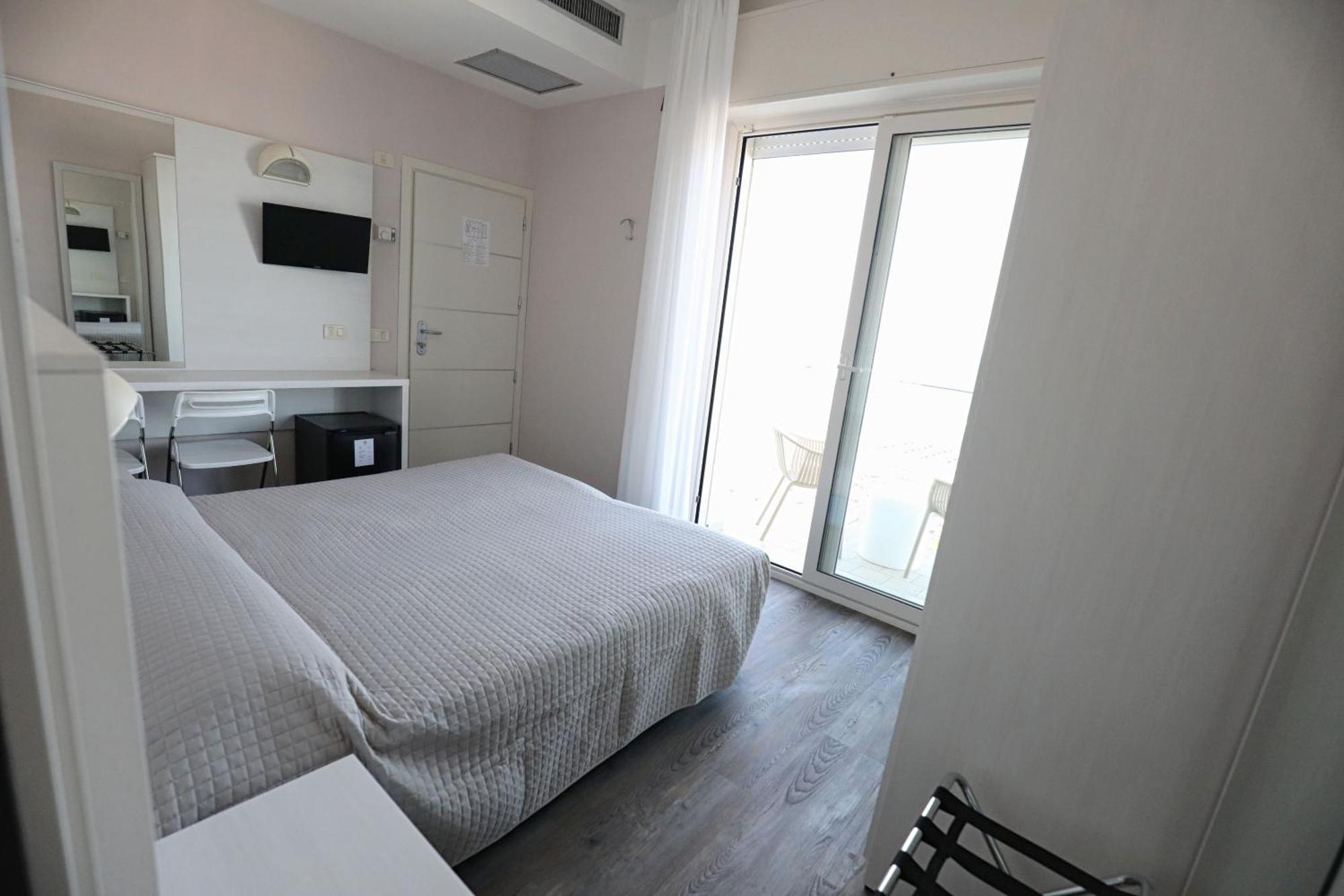 Hotel Daniel'S Fronte Mare Riccione Exterior photo