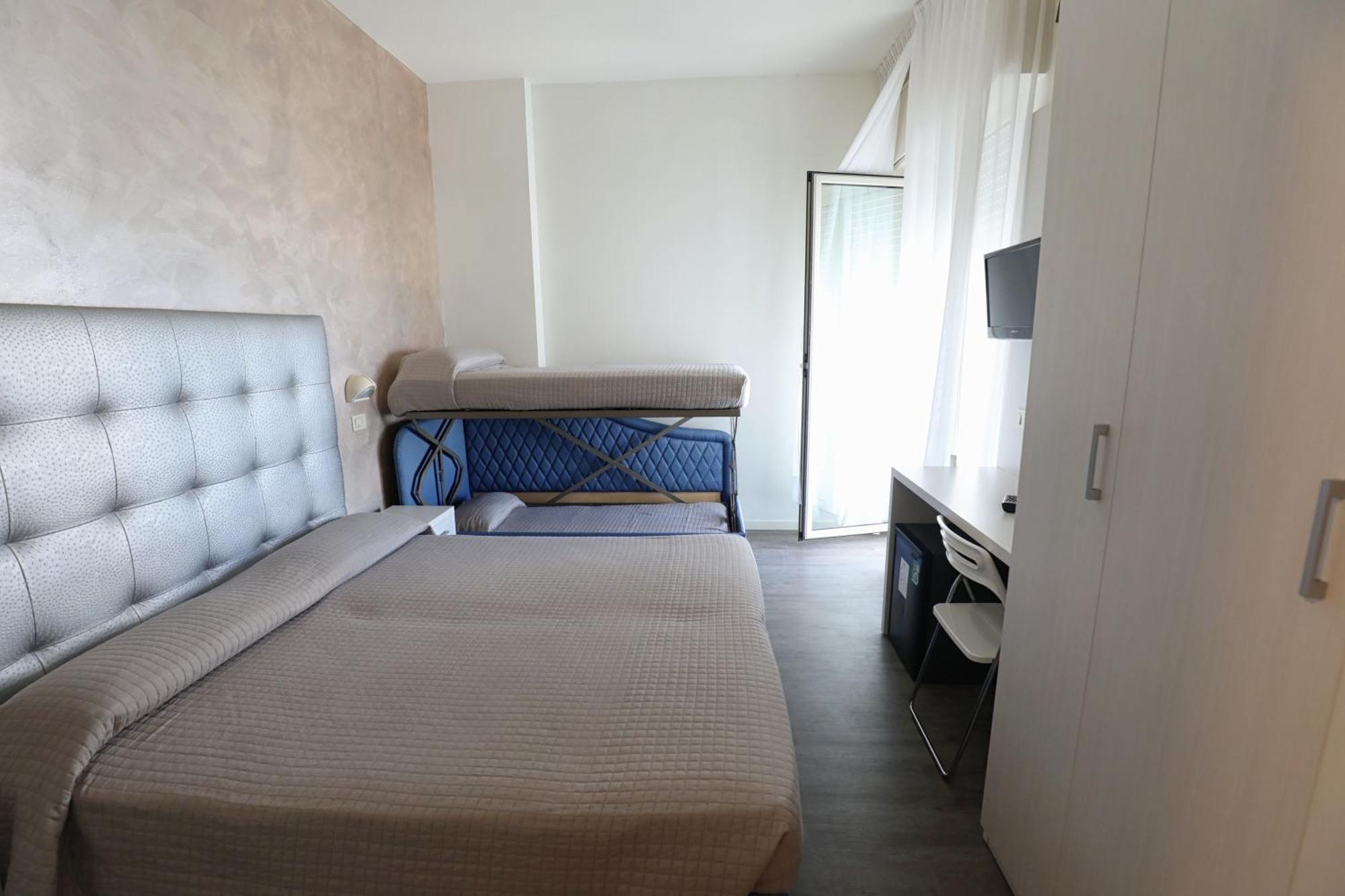 Hotel Daniel'S Fronte Mare Riccione Exterior photo