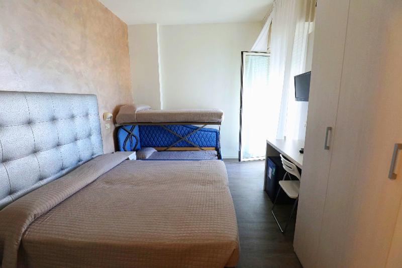 Hotel Daniel'S Fronte Mare Riccione Exterior photo