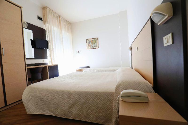 Hotel Daniel'S Fronte Mare Riccione Exterior photo