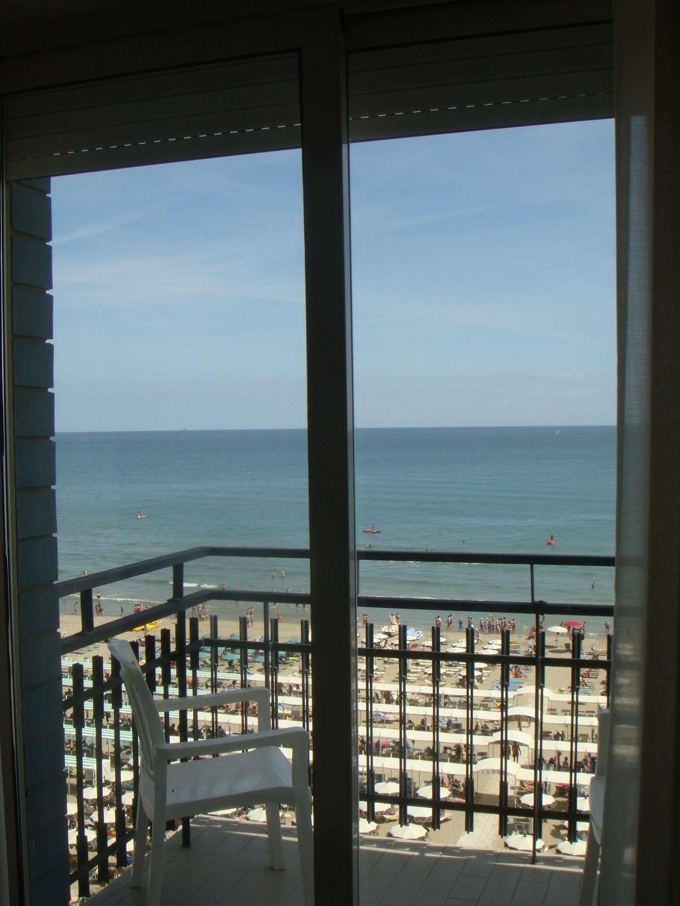 Hotel Daniel'S Fronte Mare Riccione Exterior photo