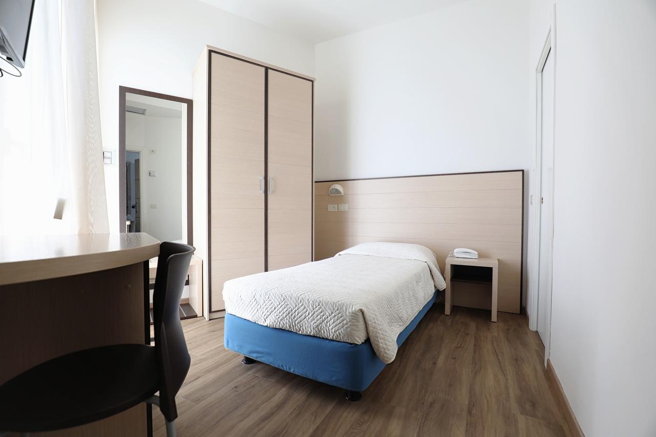 Hotel Daniel'S Fronte Mare Riccione Exterior photo